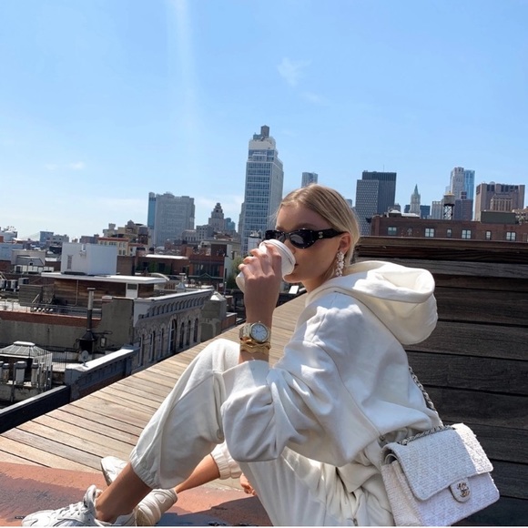 Chanel - Picture 2 of 7